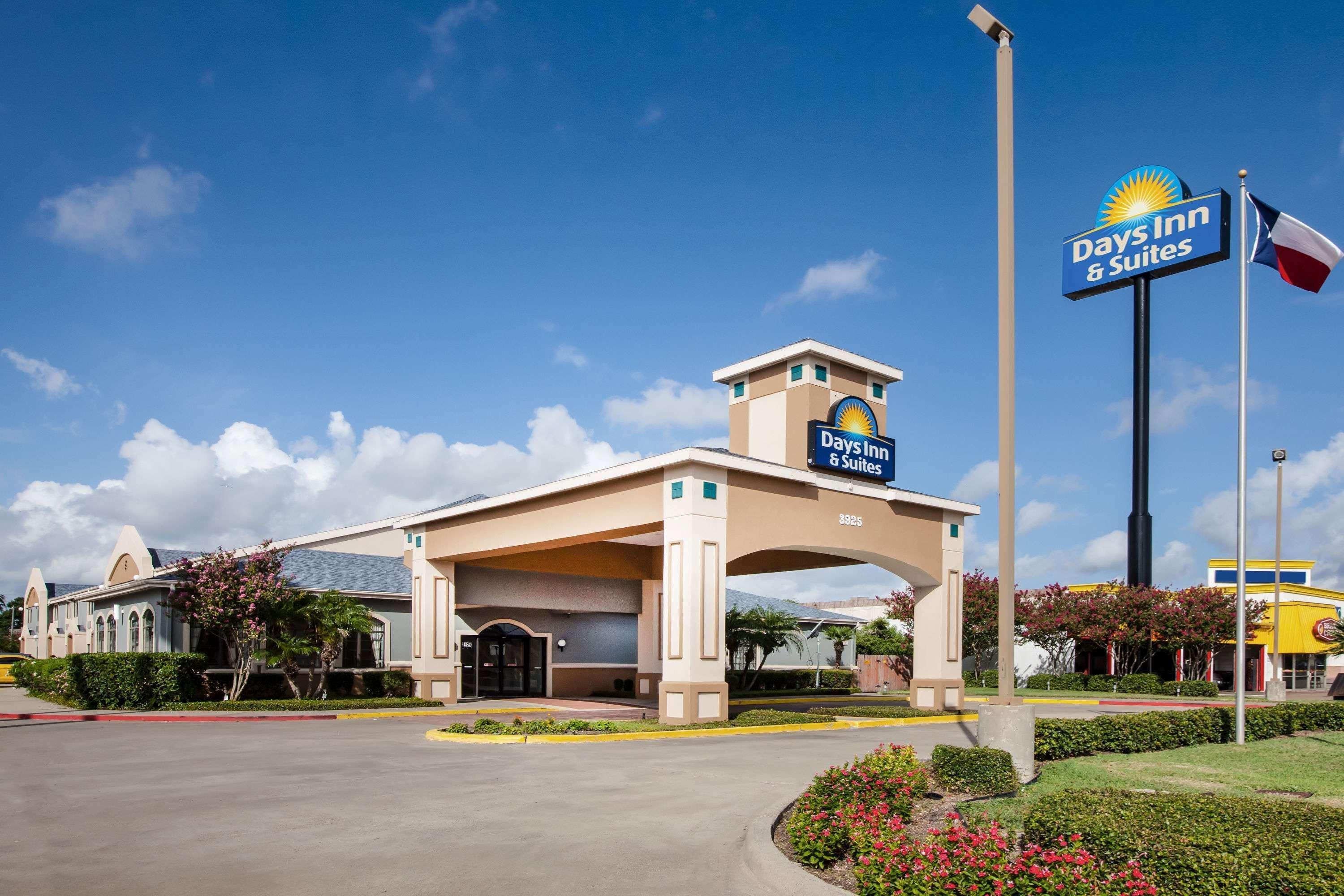 Days Inn & Suites By Wyndham Corpus Christi Central Esterno foto