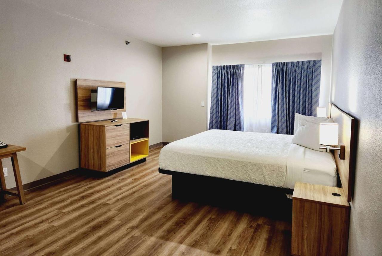 Days Inn & Suites By Wyndham Corpus Christi Central Esterno foto