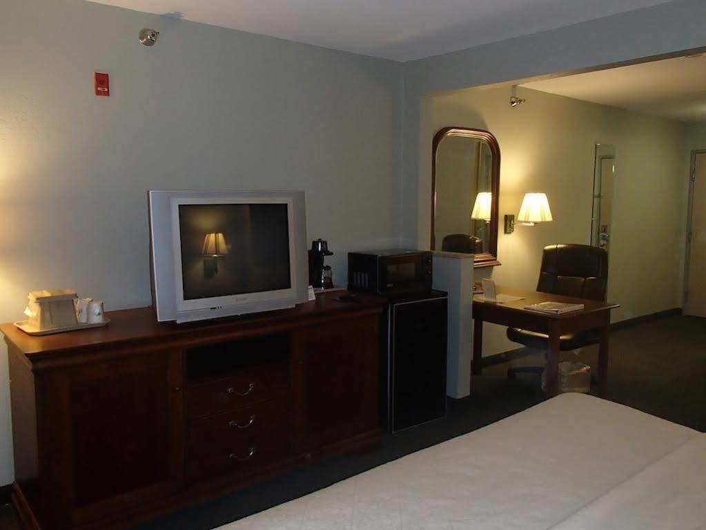 Days Inn & Suites By Wyndham Corpus Christi Central Esterno foto