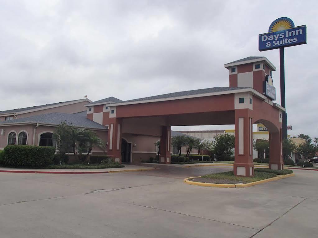 Days Inn & Suites By Wyndham Corpus Christi Central Esterno foto