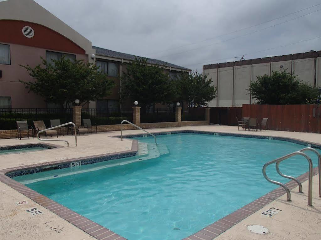 Days Inn & Suites By Wyndham Corpus Christi Central Esterno foto